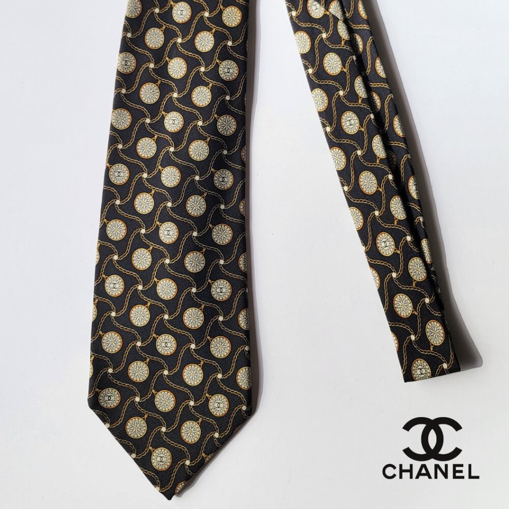 CHANEL Men's Vintage Tie 100% Silk Made in Italy black compass pattern & CCs